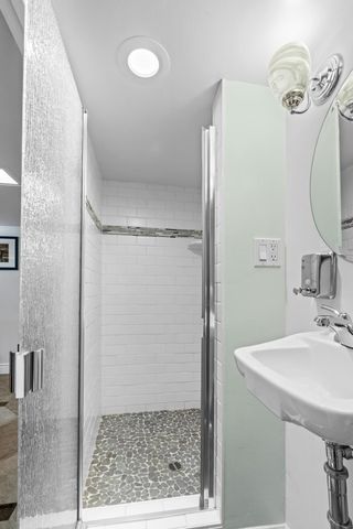 2214 U St, Sacramento, CA 95818