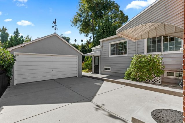 2214 U St, Sacramento, CA 95818