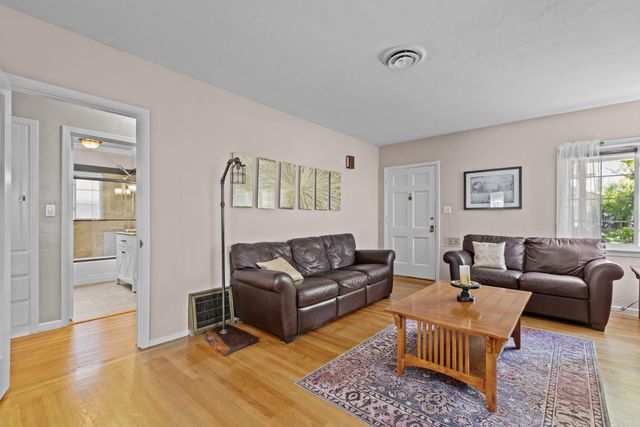 2214 U St, Sacramento, CA 95818