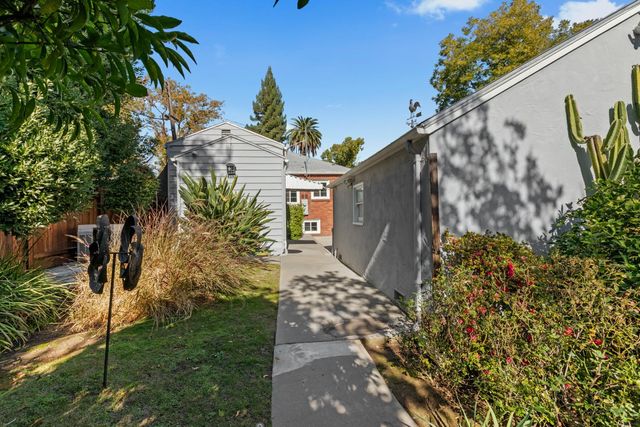 2214 U St, Sacramento, CA 95818