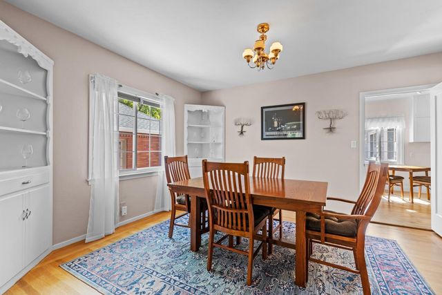 2214 U St, Sacramento, CA 95818