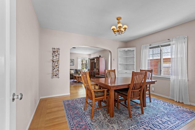 2214 U St, Sacramento, CA 95818