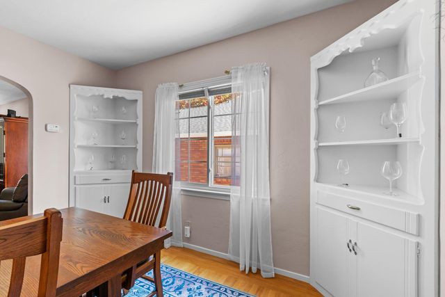 2214 U St, Sacramento, CA 95818