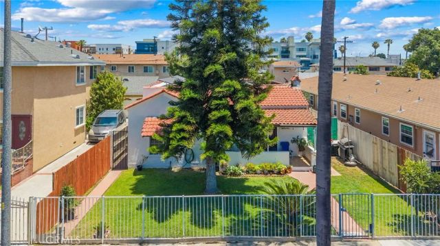 2376 Locust Avenue, Long Beach, CA 90806