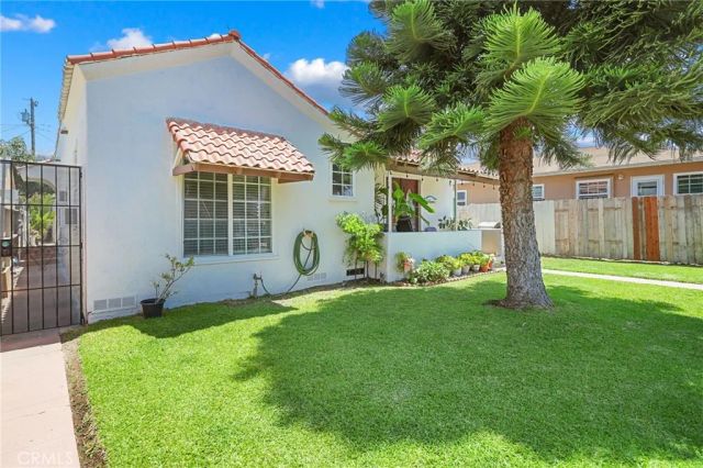 2376 Locust Avenue, Long Beach, CA 90806