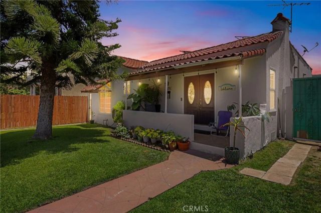 2376 Locust Avenue, Long Beach, CA 90806