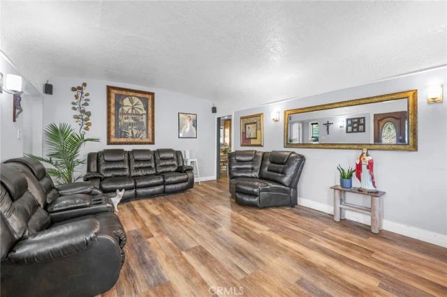 2376 Locust Avenue, Long Beach, CA 90806