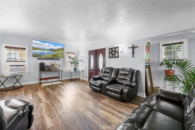 2376 Locust Avenue, Long Beach, CA 90806