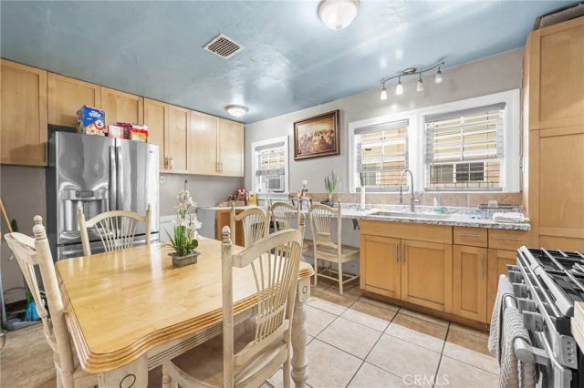 2376 Locust Avenue, Long Beach, CA 90806