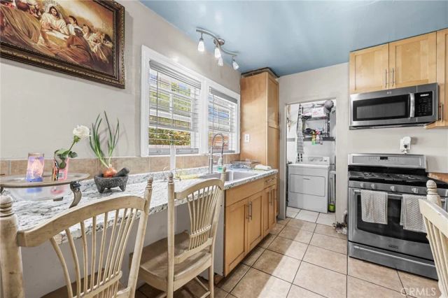 2376 Locust Avenue, Long Beach, CA 90806