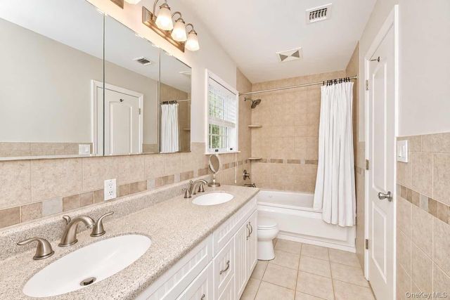 37 Gaymor Lane, Commack, NY 11725