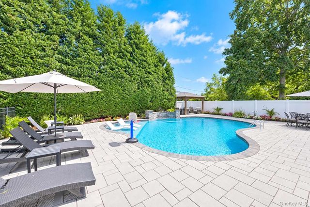 37 Gaymor Lane, Commack, NY 11725