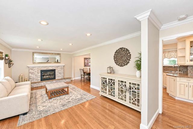 37 Gaymor Lane, Commack, NY 11725