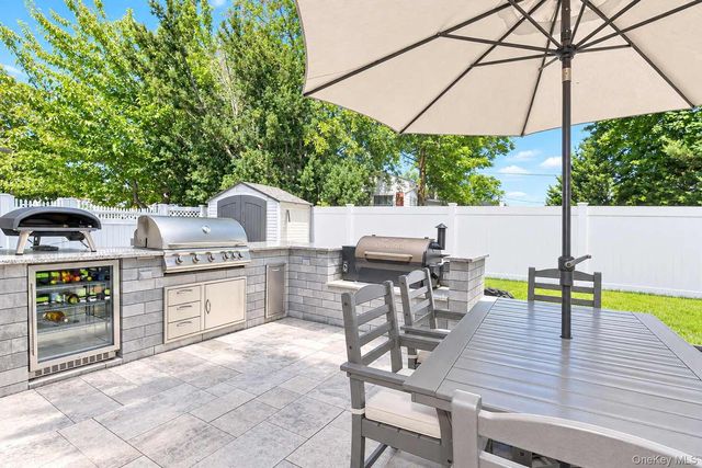 37 Gaymor Lane, Commack, NY 11725