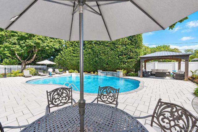 37 Gaymor Lane, Commack, NY 11725