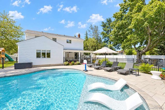 37 Gaymor Lane, Commack, NY 11725