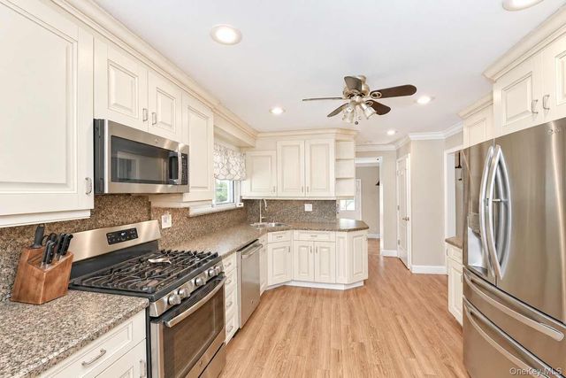 37 Gaymor Lane, Commack, NY 11725