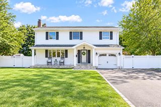 37 Gaymor Lane, Commack, NY 11725
