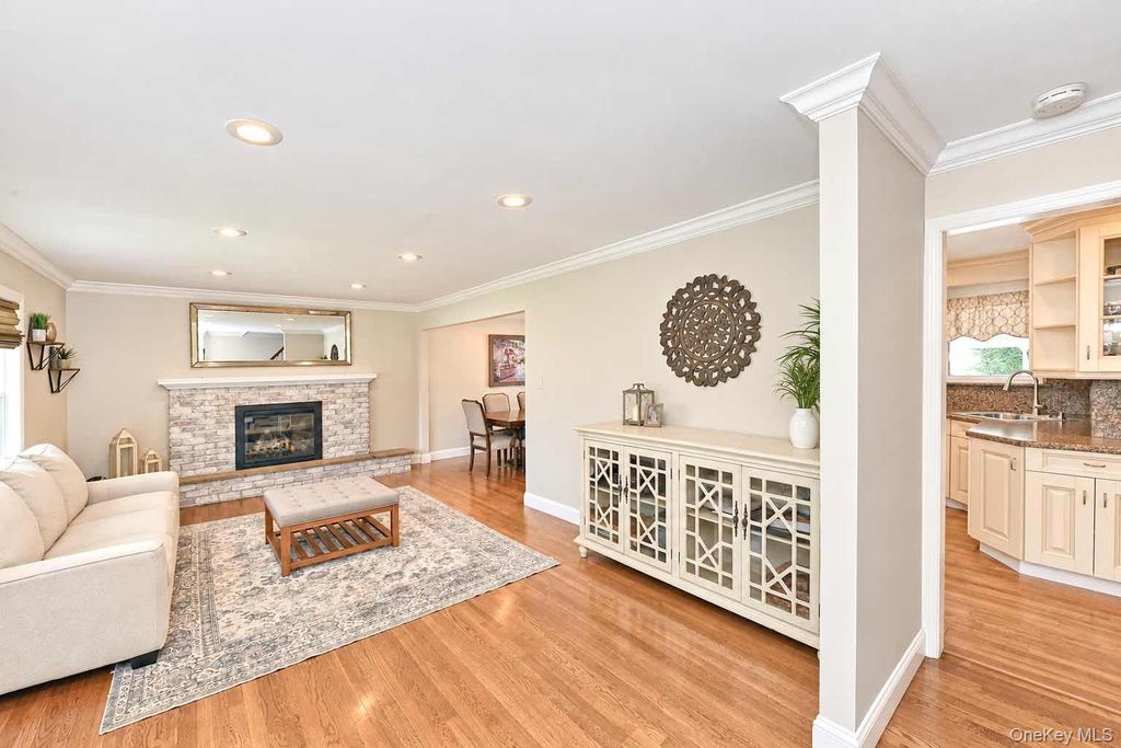 37 Gaymor Lane, Commack, NY 11725 — photo 3