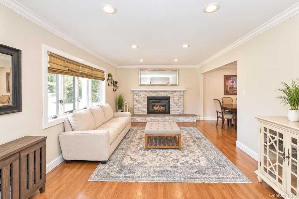 37 Gaymor Lane, Commack, NY 11725 — photo 5