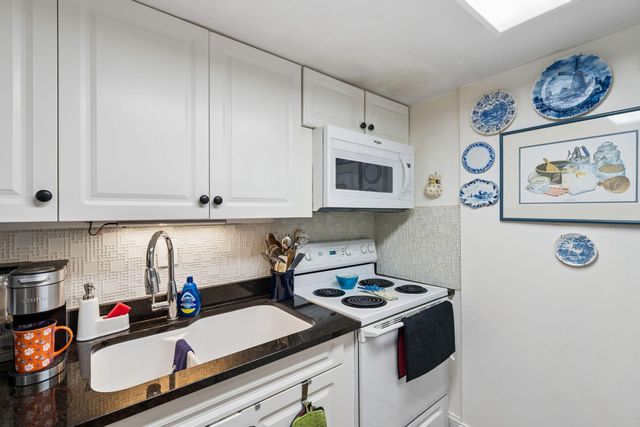 14 Lockwood Drive 7abg, Charleston, SC 29401