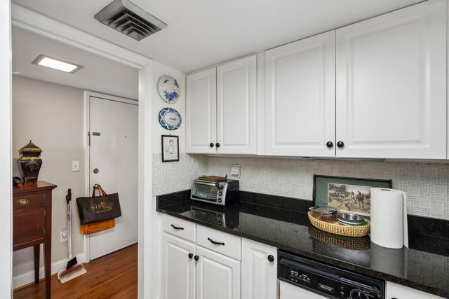 14 Lockwood Drive 7abg, Charleston, SC 29401