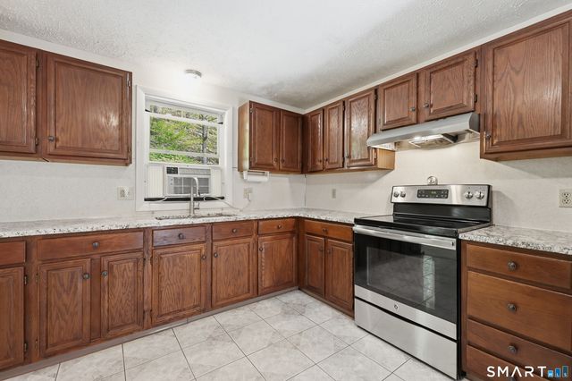 102 Metacomet Road, Plainville, CT 06062