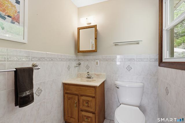 102 Metacomet Road, Plainville, CT 06062