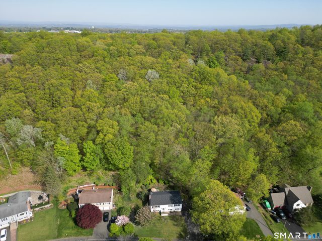 102 Metacomet Road, Plainville, CT 06062