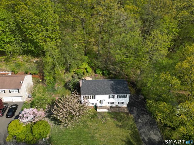 102 Metacomet Road, Plainville, CT 06062