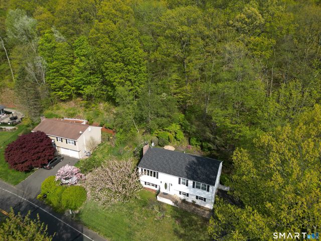 102 Metacomet Road, Plainville, CT 06062