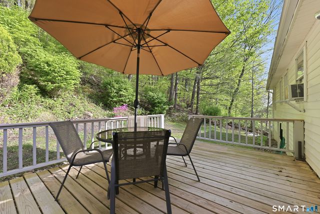 102 Metacomet Road, Plainville, CT 06062