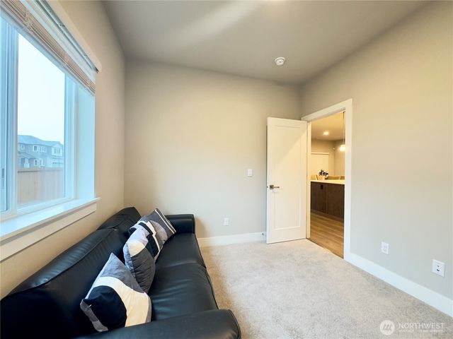 6302 SW 206th Pl, Lynnwood, WA 98036