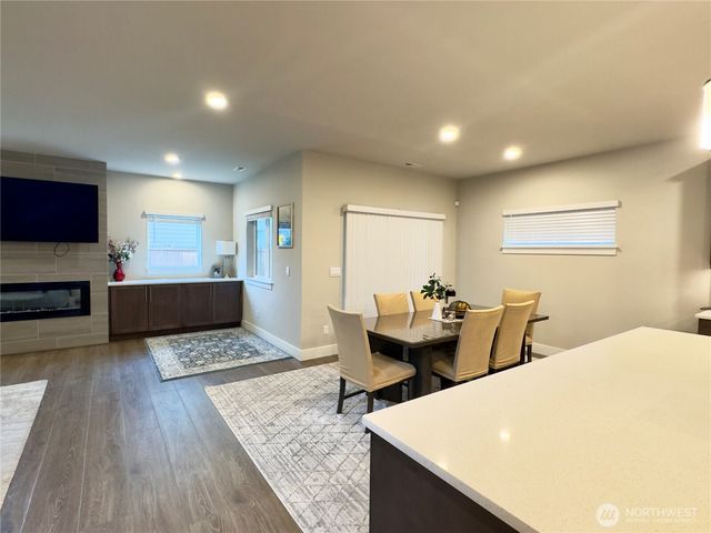 6302 SW 206th Pl, Lynnwood, WA 98036