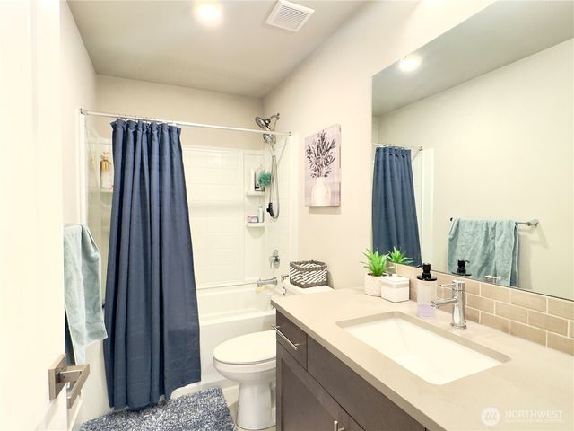 6302 SW 206th Pl, Lynnwood, WA 98036