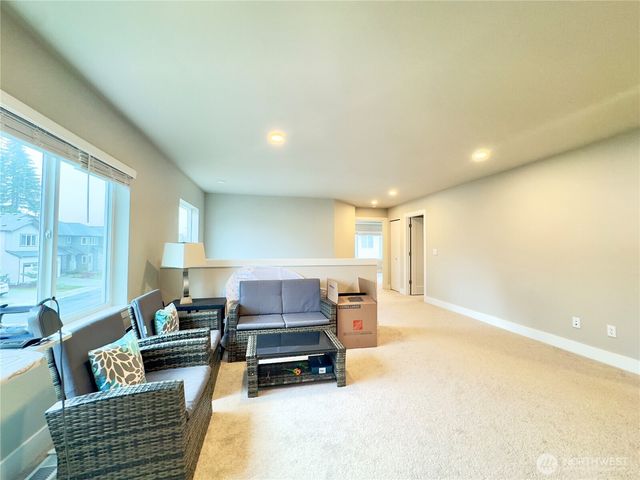 6302 SW 206th Pl, Lynnwood, WA 98036