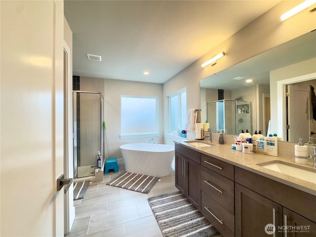 6302 SW 206th Pl, Lynnwood, WA 98036