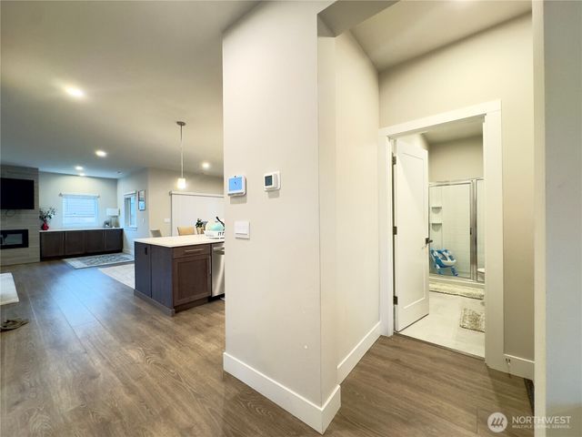 6302 SW 206th Pl, Lynnwood, WA 98036