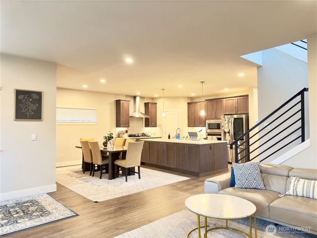 6302 SW 206th Pl, Lynnwood, WA 98036