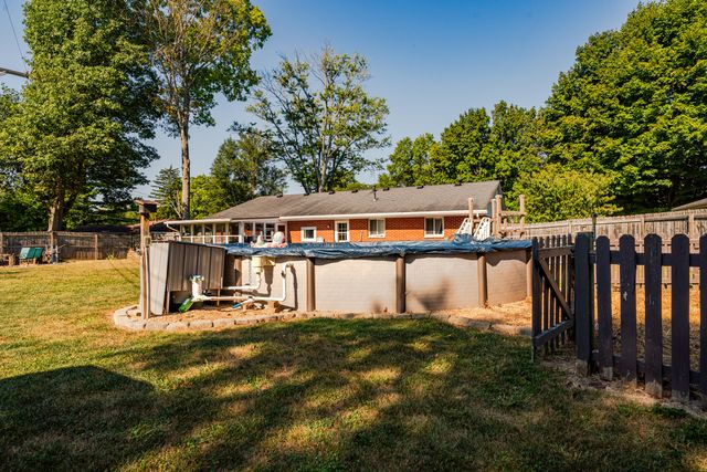 15 Sexton Drive 15 Sexton Drive, Xenia, OH 45385