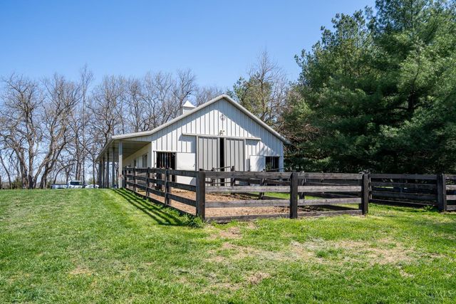 272 Inwood Rd, Chester Twp, OH 45177