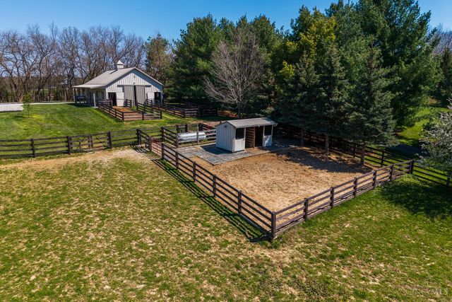 272 Inwood Rd, Chester Twp, OH 45177