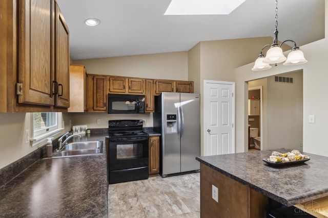 272 Inwood Rd, Chester Twp, OH 45177