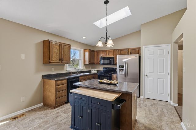 272 Inwood Rd, Chester Twp, OH 45177