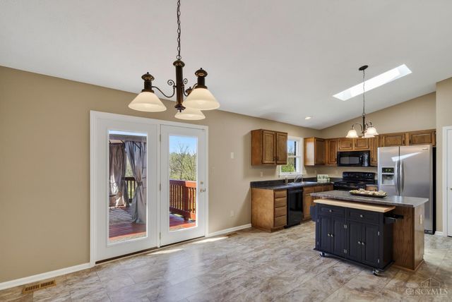 272 Inwood Rd, Chester Twp, OH 45177