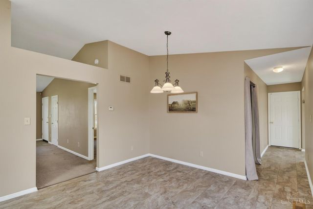 272 Inwood Rd, Chester Twp, OH 45177