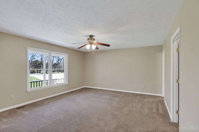 272 Inwood Rd, Chester Twp, OH 45177