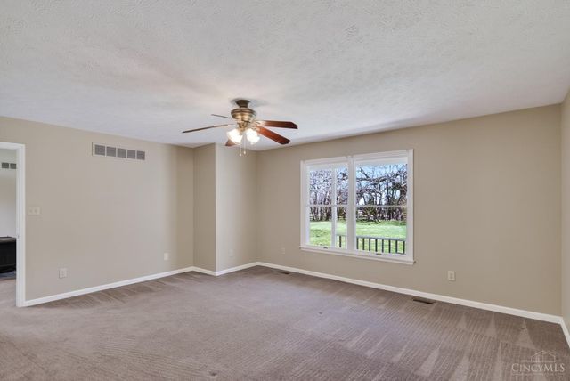 272 Inwood Rd, Chester Twp, OH 45177