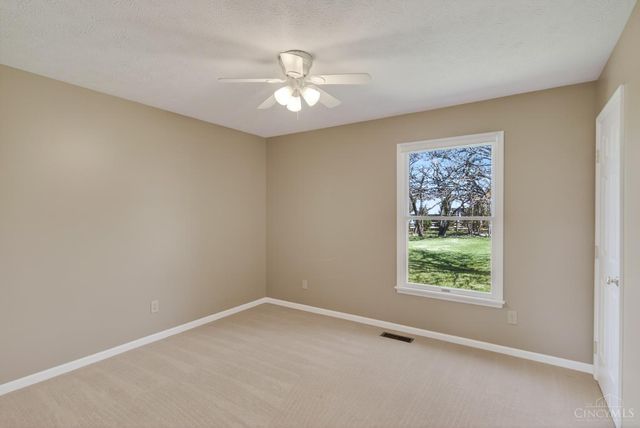 272 Inwood Rd, Chester Twp, OH 45177