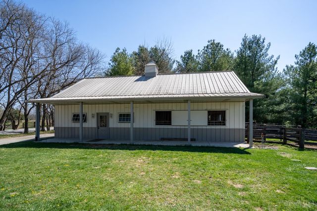 272 Inwood Rd, Chester Twp, OH 45177